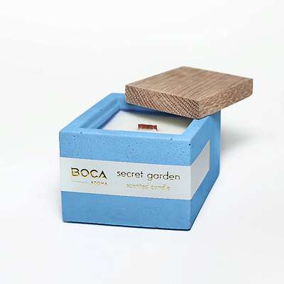 BOCA AROMA Свеча ароматическая SECRET GARDEN в бетоне, розмарин, черная смородина 130